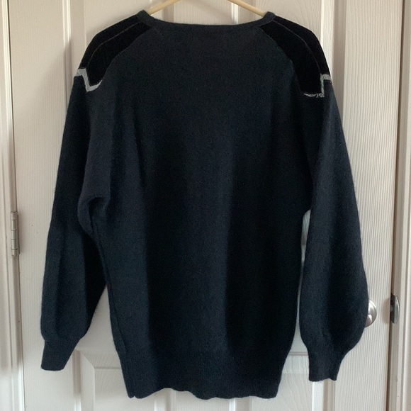 Andriano by i.fatigati Beaded lambswool embellished pullover size Medium Black - Picture 2 of 9